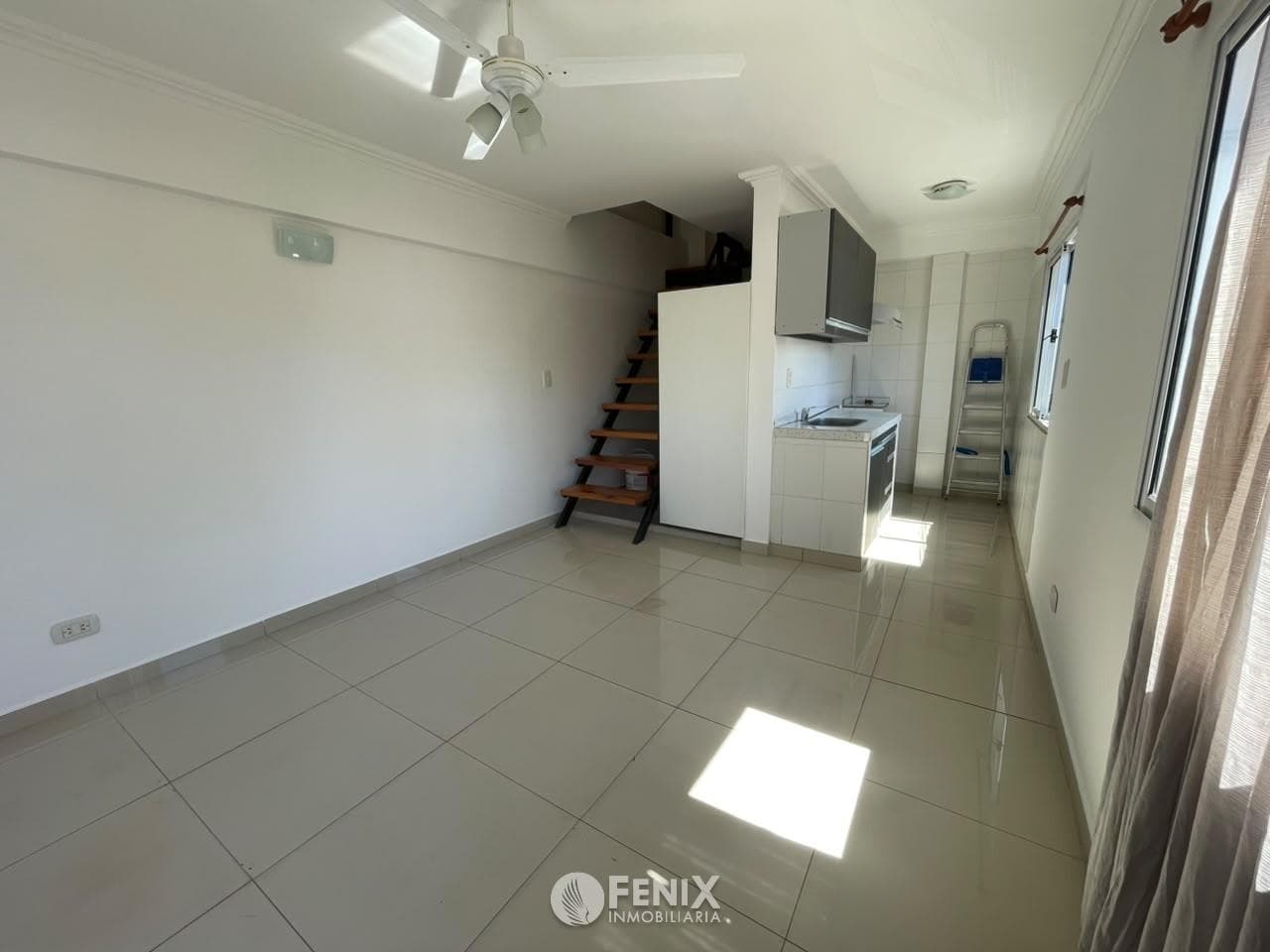DEPARTAMENTO TRIPLEX EN ALQUILER DE 2 DORMITORIOS - AV. STA. CATALINA Y TAMBOR DE TACUARÍ (DFA474)